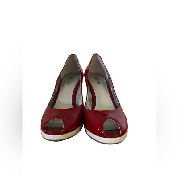 Kenneth Cole Reaction Full of Hope patent leather heels, size 8 - Picture 2 of 6